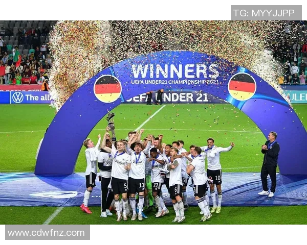 历届德国足球明星回顾与成就分析全景展示